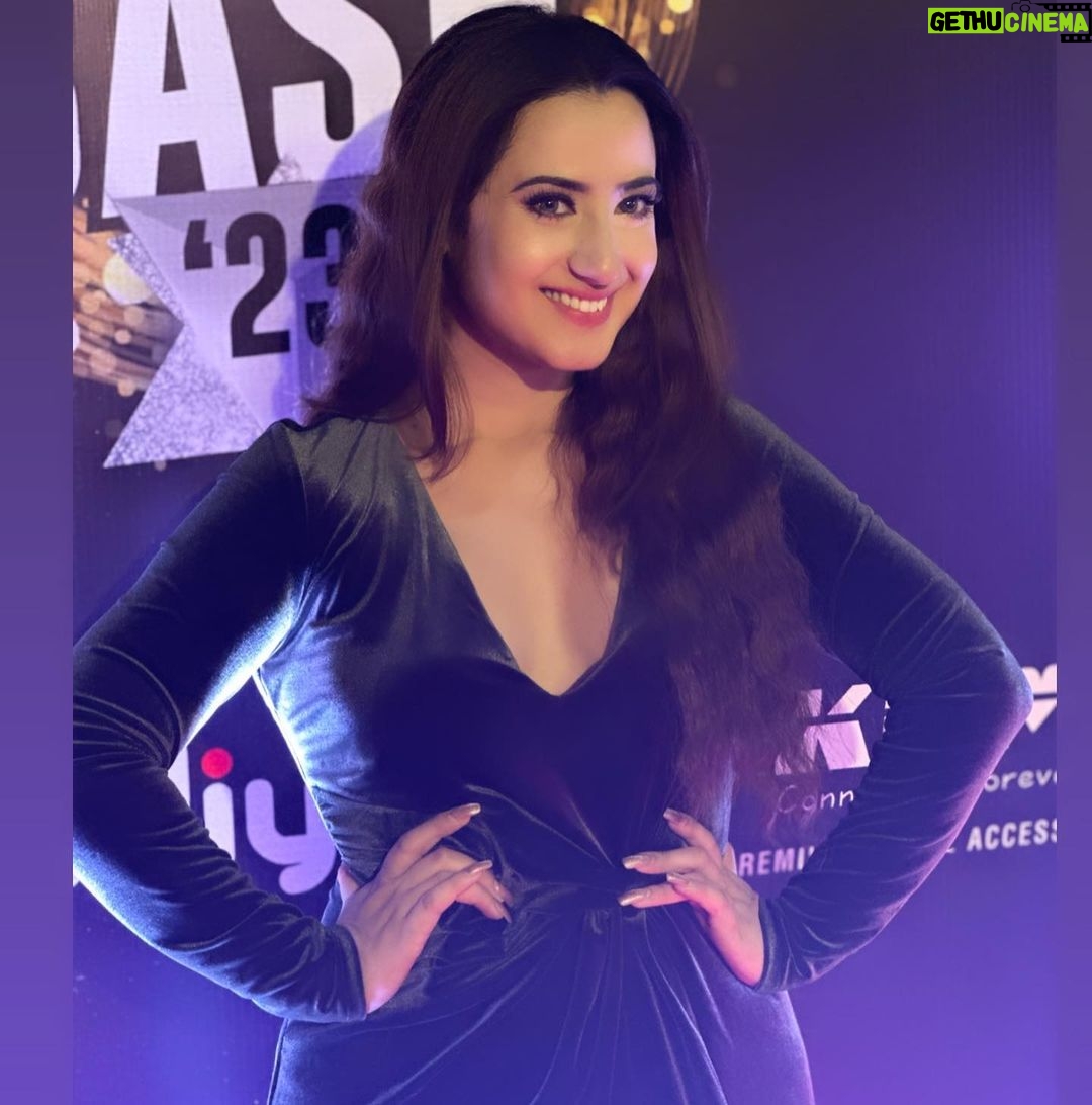 Aalisha Panwar Instagram - ♟️ .., Be simple .. be kind.. but make sure when it comes to Slaying.., ur a Mastermind .. .,