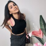 Aanchal Khurana Instagram - Beauty begins the moment you decide to be yourself 🖤 . . . . . . . #fashioninsta #style #fashion #beautytips #photooftheday #photography #selfmade #aanchalkhurana #brinda #raya #tvactor #fashionlover