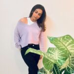 Aanchal Khurana Instagram - Comfortable yet stylish winter wear!! @hm . #aanchalkhurana #winterfashion #winter #delhi #fashionstyle #styleoftheday #outfitoftheday