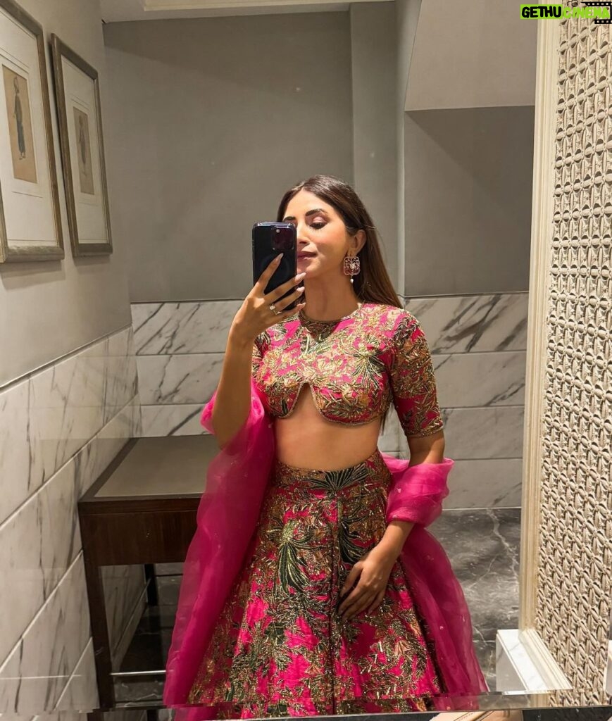 Aashna Shroff Instagram - I don’t think I’ve got so many questions about a lehenga ever! I’m wearing @printsbyradhika with the prettiest @outhousejewellery earrings 🩷