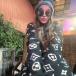 Aasma Sayed Instagram - #downtown #levelup #hukka #mechicrownhotel #🖤#🤎#🤍 Hotel Mechi Crown