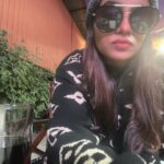 Aasma Sayed Instagram - #downtown #levelup #hukka #mechicrownhotel #🖤#🤎#🤍 Hotel Mechi Crown
