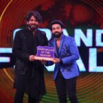 Aata Sandeep Instagram - Best Sanchalak Award Of The Season 7 #BiggBoss7 Thank you so much King Nagarjuna Sir 🙏 Unbelievable 3 months Journey in #Mylife 💕 #Biggboss Taught me a”Life” 😍 Thank you so much all #MyWellWishers & #Supports🙏 My outfit by @contraditions PC credits @riteshnikamphotography @starmaa @endemolshineind