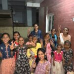 Aayushi Dholakia Instagram – No better way to start the year with smiles and sweet treats🥰🧁🌟
Hosted these bunch of girls to a mini Secret Santa filled with dancing, singing, gifts, joy and cakessss🫶🏻
PS. SWIPE TO WATCH THESE GIRLS TEACHING ME REEL DANCE🙈😋🕺 
.
.
.
.
.
.
#actsofkindness #initiative #peoplehelpingpeople #communitybuilding #socialresponsibility