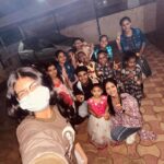 Aayushi Dholakia Instagram – No better way to start the year with smiles and sweet treats🥰🧁🌟
Hosted these bunch of girls to a mini Secret Santa filled with dancing, singing, gifts, joy and cakessss🫶🏻
PS. SWIPE TO WATCH THESE GIRLS TEACHING ME REEL DANCE🙈😋🕺 
.
.
.
.
.
.
#actsofkindness #initiative #peoplehelpingpeople #communitybuilding #socialresponsibility