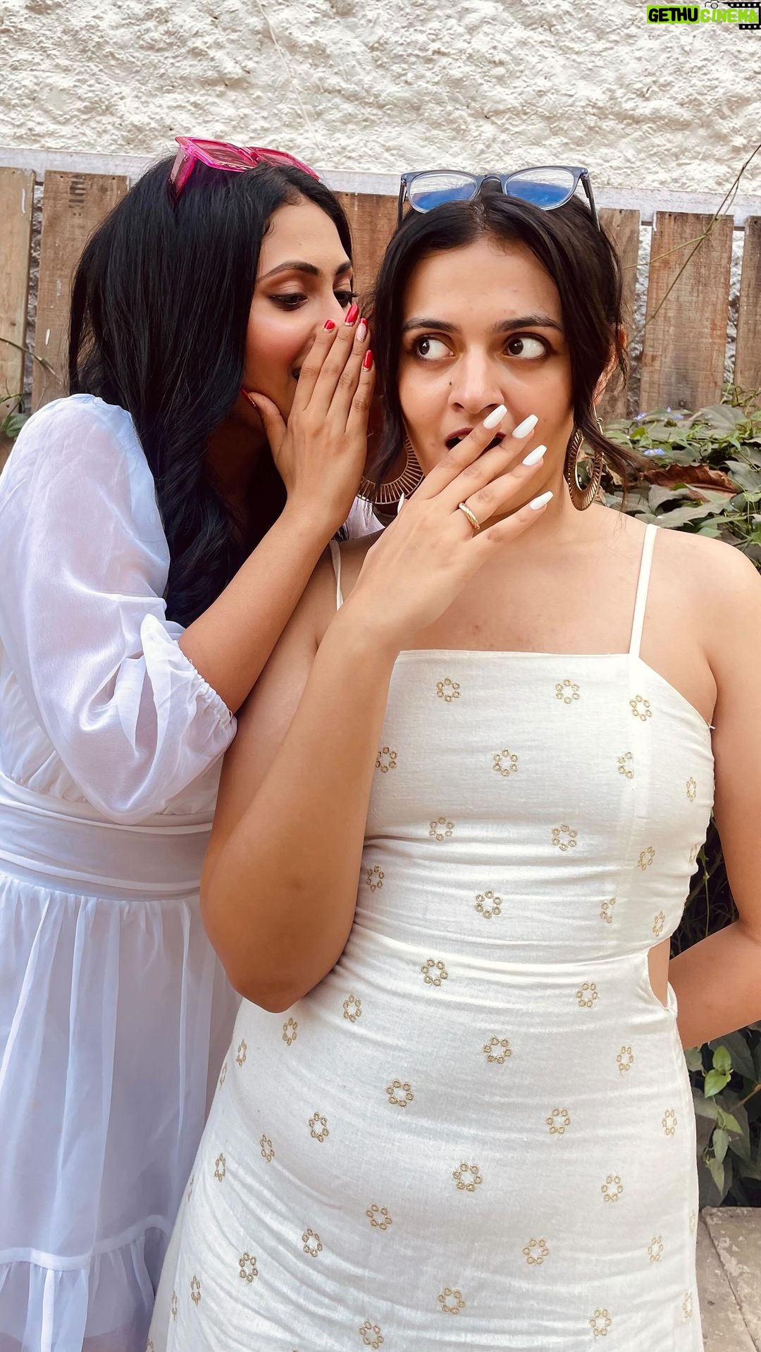 Aayushi Dholakia - 7.9K Likes - tag your bestiiieeee💗👯♀️
.
.
.
.
.
w/ @itsmerushi_25
#reels #bestfriendsgoals #posingideas #photoideas #friendshipgoal #friendshiplove