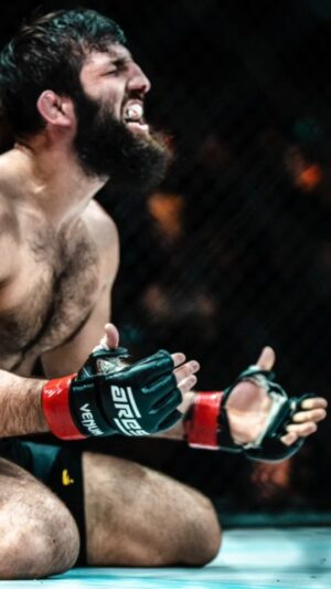 Abdoul Abdouraguimov Instagram - Ma plus belle victoire, pas les mots pour décrire ce que je ressens mais voilà de belles images.

Merci a @aleh.prod travail bogoss.