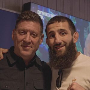 Abdoul Abdouraguimov Instagram - The boss Peter Murray and the bogoss.
Thank you for welcoming us to one of the best organisations in the world. 
@pflmma 
@pfleurope