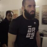 Abdoul Abdouraguimov Instagram - "J'ai peur, j'avoue. J'accepte ça dans ma tête, et ça me facilite beaucoup de choses." Comment se prépare-t-on mentalement à entrer dans une cage de MMA ? On a suivi @lazykingmma avant son combat pour le titre de champion poids welters de l'ARES Fighting Championship.