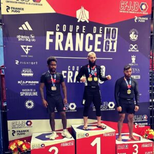 Abdoul Abdouraguimov Instagram - Champion  coupe de France blackbelt No gi - 97,5kg et Absolut 🥇🥇
#doublegold
#cfjjb