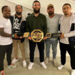 Abdoul Abdouraguimov Instagram - Voilà les gars c'est fait j'ai défendu mon royaume mon lazy trône première dans ma carrière... C'était un combat unique par l'ampleur médiatique qui a démarré des l'annonce de ce fight face à la légende française @karlamoussou que je respecte sincèrement. Tout au long de la fight week vous avez pu voir mon respect pour lui et je n'ai pas joué un rôle, c'est pour cela j'ai pris ce fight sérieusement et je me suis préparé en conséquence.merci et bon rétablissement à lui. Merci a mon staff qui me soutiennent techniquement et moralement par leur positivité dans toutes les situations, je me vante d'être parmis eux je les aimes énormément. Mon Mestre @betoramosbjj mon coach et ami @clementmarcou et son associé @fredfmc .(Real de Madrid) bien-sûr les macho Belkacem et Sébastien qui ont géré ça du début à la fin d'une manière déconcertante. Je vous oublie pas aussi les gars de ma team @delariva_nantes en particulier @rs3.49 qui m'ont aidé tout au long du training camp. Et je remercie énormément @lopez_fernand et @sarfati.benjamin qui m'ont permis de m'exprimer devant le grand public, ils me mettent dans les bonnes conditions pour que je performes il sont les grands acteurs de cette drôle d'aventure. Et c'est que le début wow! Et bien-sûr tout mes soutiens et ceux qui ne me soutiennent pas Merci a vous sans vous il se passerai rien. Je reçois énormément de messages, je m'excuse j'essaye de répondre à tout le monde mais je suis dépassé... désolé. Maintenant un peu de repos et c'est reparti lazy training sur Saturne 🪐 Les t-shirts Bogoss c'est @muranomarquages grand Merci à lui quel bogoss ce mec grand cœur ❤️. 📸: @alexisgoudeau 📸: @rjpictures_ 📸: @l.adee