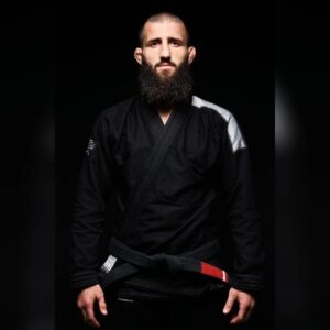 Abdoul Abdouraguimov Instagram - 🥋🥷⚔️

📸 : @alexisgoudeau

#bjj #bjjlifestyle #kimono #dark #mma