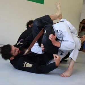 Abdoul Abdouraguimov Instagram - On se prépare, on s'entraîne, toujours dans la bonne humeur et l'échange.💙

#mmafighter #mma #bjj #bjjlifestyle