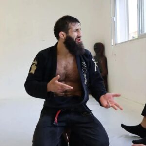 Abdoul Abdouraguimov Instagram - On se prépare, on s'entraîne, toujours dans la bonne humeur et l'échange.💙

#mmafighter #mma #bjj #bjjlifestyle