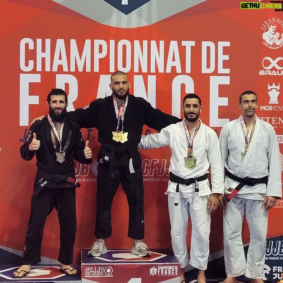 Abdoul Abdouraguimov Instagram - Retour du championnat de France avec une première place en -100kg et une deuxième place en absolut. Je suis plutôt fière de moi, des erreurs a corriger je retournes au labo aiguiser encore tout ça. C'est une bonne expérience ça me permet de rester mentalement prêt pour des compétitions de haut niveau surtout pour la suite de ma carrière en MMA. Cette première moitié d'année est plutôt bonne j'ai réussi à participer aux grande compétitions nationale ( grappling, jjb) en plus de mon combat pour la double ceinture d'Ares...Cependant l'année n'est pas finie on espère des choses plus grandes à affronter à l'avenir. El Hamdullilah☝️