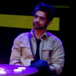Abhishek Kumar Instagram - Sometimes serious hona bhi zaruri hai . . Outfit by:- @bearhouseindia . . #abhishekkumar #abhishekavengers #bb17 #colorstv #jiocinema