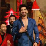Abhishek Kumar Instagram - Mai apne aap se nahi haara to tum kya khaq haraoge, jitni nafrat karoge utni naakami paoge . . . Style by:- @thekaurstory17 Outfit by:- @terzeebyzeeshanazamali . . #abhishekkumar #abhishekavengers #bb17 #colorstv #jiocinema #endamoleshineindia