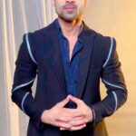 Abhishek Kumar Instagram - Happy new year everyone, stay blessed stay healthy. . . . Style by:- @thekaurstory17 Outfit by:- @terzeebyzeeshanazamali . #abhishekkumar #abhishekavengers #bb17 #jiocinema #colorstv #jiocinema
