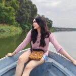 Adah Sharma Instagram - तुझे "नाव" काय आहे?🛶 What's your name and where are you from? In the comments GO ! 🫀🐊🍃🪐 📸 : 🦍