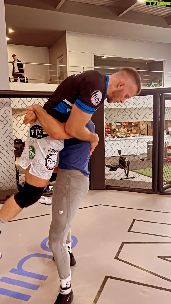 Adam Borics Instagram - The recovery is going well☝️ 1-2 months and I”ll be back on track 🔥🇭🇺 #wrestling #acl #aclrecovery