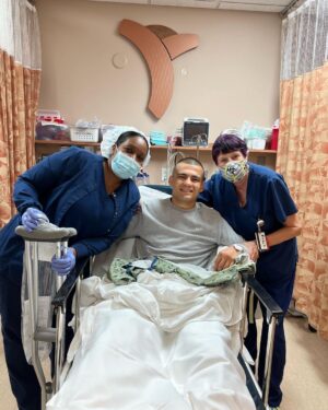 Adam Borics Instagram - 🇺🇸 7 months ago I lost my first World Title Fight.  This was the roughest preflight  camp I had. A lot of things happened that people didn’t know.  Later I had the first surgery of my life. It’s been a tough time for me, after 12-14 sessions / week, I couldn’t train at all. I’ve never been in this kind of situation before, but I was sure of one thing, I wanted to get back training as soon as possible. I’ve been working so hard to get healthy again, doing rehab everyday sometimes at times two times a day and using different therapies to recovery faster. I am almost there, I started with boxing, drilling, Today I kicked for the first time after 6.5 months. I’m still not 100% but we are almost there.  I can’t wait to get back and get that belt! I’m hungrier than ever. The Kid 3.0 is coming! Second part of my carrier is ahead of me! Thank you for @drgelb he did an amazing job🙏
🇭🇺 Hét hónappal ezelőtt elveszítettem életem első Világbajnoki Címmérkőzését, Az ezt megelőző felkészülésem volt életem legrögösebb edzőtábora, sok dolog történt amiről az emberek nem tudnak. Később Megtörtént életem első műtétje. Kemény időszak volt számomra hiszen heti 12-14 edzés után nullára csökkent az edzések száma. Soha nem voltam ezelőtt ilyen szituációban De egy dologban biztos voltam Minél hamarabb vissza akarok térni edzésbe. Nagyon keményen dolgoztam hogy újra egészséges legyek. Mindent beleadtam a gyógytornába, néha  napi kétszer is tornáztam. Mindenféle regenerációs eszközt használtam hogy a gyógyulásomat felgyorsítsam. Már majdnem ott vagyok ahol lenni szeretnék, elkezdtem boxolni, birkozni és ma hat és fél hónap után újra rúghattam. 😍 Továbbra sem vagyok még 100% de már tényleg nem sok kell. Alig várom, hogy visszatérhessek, megszerezzem azt a bizonyos övet. Éhesebb vagyok, mint valaha. The Kid 3.0 érkezik!