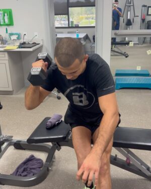 Adam Borics Instagram - 🇺🇸 7 months ago I lost my first World Title Fight.  This was the roughest preflight  camp I had. A lot of things happened that people didn’t know.  Later I had the first surgery of my life. It’s been a tough time for me, after 12-14 sessions / week, I couldn’t train at all. I’ve never been in this kind of situation before, but I was sure of one thing, I wanted to get back training as soon as possible. I’ve been working so hard to get healthy again, doing rehab everyday sometimes at times two times a day and using different therapies to recovery faster. I am almost there, I started with boxing, drilling, Today I kicked for the first time after 6.5 months. I’m still not 100% but we are almost there.  I can’t wait to get back and get that belt! I’m hungrier than ever. The Kid 3.0 is coming! Second part of my carrier is ahead of me! Thank you for @drgelb he did an amazing job🙏
🇭🇺 Hét hónappal ezelőtt elveszítettem életem első Világbajnoki Címmérkőzését, Az ezt megelőző felkészülésem volt életem legrögösebb edzőtábora, sok dolog történt amiről az emberek nem tudnak. Később Megtörtént életem első műtétje. Kemény időszak volt számomra hiszen heti 12-14 edzés után nullára csökkent az edzések száma. Soha nem voltam ezelőtt ilyen szituációban De egy dologban biztos voltam Minél hamarabb vissza akarok térni edzésbe. Nagyon keményen dolgoztam hogy újra egészséges legyek. Mindent beleadtam a gyógytornába, néha  napi kétszer is tornáztam. Mindenféle regenerációs eszközt használtam hogy a gyógyulásomat felgyorsítsam. Már majdnem ott vagyok ahol lenni szeretnék, elkezdtem boxolni, birkozni és ma hat és fél hónap után újra rúghattam. 😍 Továbbra sem vagyok még 100% de már tényleg nem sok kell. Alig várom, hogy visszatérhessek, megszerezzem azt a bizonyos övet. Éhesebb vagyok, mint valaha. The Kid 3.0 érkezik!