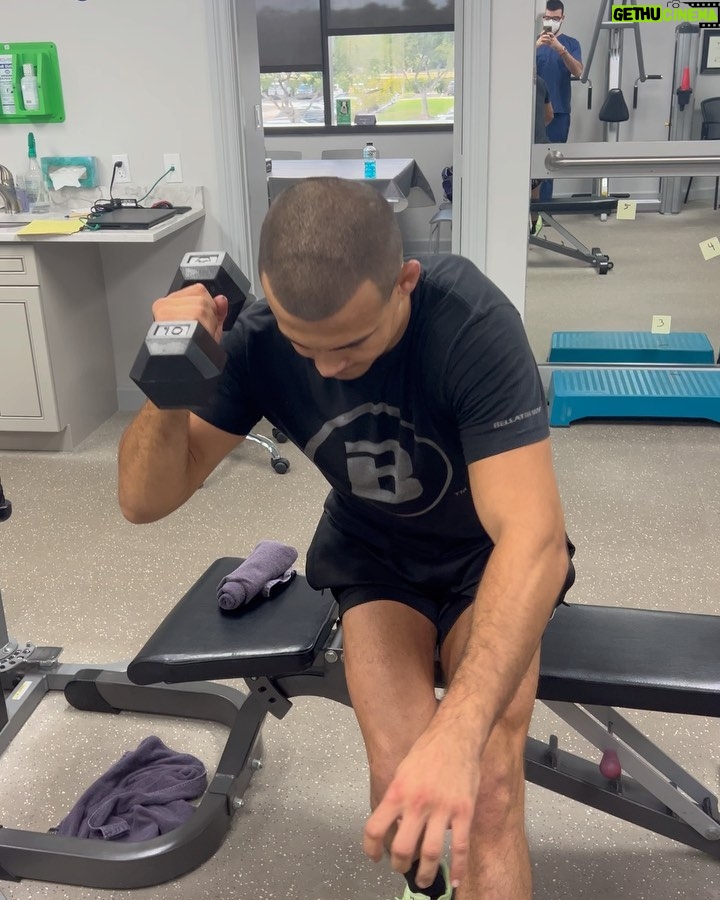 Adam Borics - 4.2K Likes - 🇺🇸 7 months ago I lost my first World Title Fight. This was the roughest preflight camp I had. A lot of things happened that people didn’t know. Later I had the first surgery of my life. It’s been a tough time for me, after 12-14 sessions / week, I couldn’t train at all. I’ve never been in this kind of situation before, but I was sure of one thing, I wanted to get back training as soon as possible. I’ve been working so hard to get healthy again, doing rehab everyday sometimes at times two times a day and using different therapies to recovery faster. I am almost there, I started with boxing, drilling, Today I kicked for the first time after 6.5 months. I’m still not 100% but we are almost there. I can’t wait to get back and get that belt! I’m hungrier than ever. The Kid 3.0 is coming! Second part of my carrier is ahead of me! Thank you for @drgelb he did an amazing job🙏
🇭🇺 Hét hónappal ezelőtt elveszítettem életem első Világbajnoki Címmérkőzését, Az ezt megelőző felkészülésem volt életem legrögösebb edzőtábora, sok dolog történt amiről az emberek nem tudnak. Később Megtörtént életem első műtétje. Kemény időszak volt számomra hiszen heti 12-14 edzés után nullára csökkent az edzések száma. Soha nem voltam ezelőtt ilyen szituációban De egy dologban biztos voltam Minél hamarabb vissza akarok térni edzésbe. Nagyon keményen dolgoztam hogy újra egészséges legyek. Mindent beleadtam a gyógytornába, néha napi kétszer is tornáztam. Mindenféle regenerációs eszközt használtam hogy a gyógyulásomat felgyorsítsam. Már majdnem ott vagyok ahol lenni szeretnék, elkezdtem boxolni, birkozni és ma hat és fél hónap után újra rúghattam. 😍 Továbbra sem vagyok még 100% de már tényleg nem sok kell. Alig várom, hogy visszatérhessek, megszerezzem azt a bizonyos övet. Éhesebb vagyok, mint valaha. The Kid 3.0 érkezik!