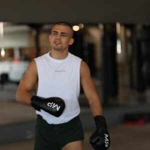 Adam Borics Instagram - 🇭🇺 A mai napon, Myprotein csapattalálkozónk volt, ahol felkérést kaptam arra, hogy egy kis ízelítőt adjak a többi sportoló számára az MMA-ból. Egy rövid kis 45 perces edzést tartottam nekik, amibe próbáltam egy kis játékosságot is belevinni. Pici földharc pici birkózás és egy pici ökölvívás. 

Én nagyon jól éreztem magam, szerintem jó sokat nevetett mindenki jó hangulatban telt ez a kis összejövetel. Ne feledjétek el szét nézni a weboldaon hisz bomba akciók vannak, link storyban vagy a bioban.
🇺🇸 Myprotein Team Hungary. It was a pleasure to introduce my lovely sport for them. Wrestling,bjj, striking, and some fun. 😅