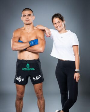 Adam Borics Instagram - 🇺🇸 1 year ago today, I Lost my first world title fight in my life. The last 12 months wasn’t easy at all, but finally I’m healthy. Soon going back to 🇺🇸 I’m super excited to get back on track. The Kid 3.0 is coming! The Story Continues ☝️
🇭🇺 Ma egy éve volt az első világbajnoki címmérkőzésem, amit elvesztettem. Ez az utolsó 12 hónap egyáltalán nem volt könnyű…, de végre egészséges vagyok, hamarosan visszatérek az Usába, hogy folytassam az utam. A Kölyök 3.0 Érkezik☝️ A Sztori folytatódik😉 bármennyire is a sok “jóakaró” már megmondta, hogy vége van 🙃