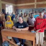 Adam Liaw Instagram - From sustainable stoves to cooking with local mothers, these were UNICEF Australia Ambassador @adamliaw 's highlights from his recent trip to Burundi. Stay tuned for more stories of strength, hope and resilience through the climate crisis, and discover how your generous support creates brighter futures for children in Burundi.