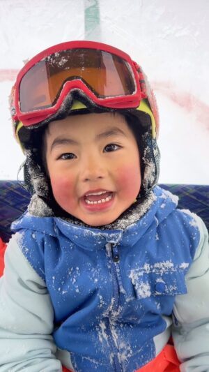 Adam Liaw Instagram - Gondola chats with Benji. He hit a jump at significant speed and - no word of a lie - did a complete forward somersault before landing back on his feet, except his skis had come off during the flip so he bit it hard. Luckily it was in quite deep powder so no injuries. 👍