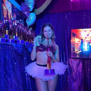 Addison Rae Instagram - So much love and gratitude. Can’t help but get emotional. 🥹💋💋💋💋 you are ALLLLL 2 die 4.
