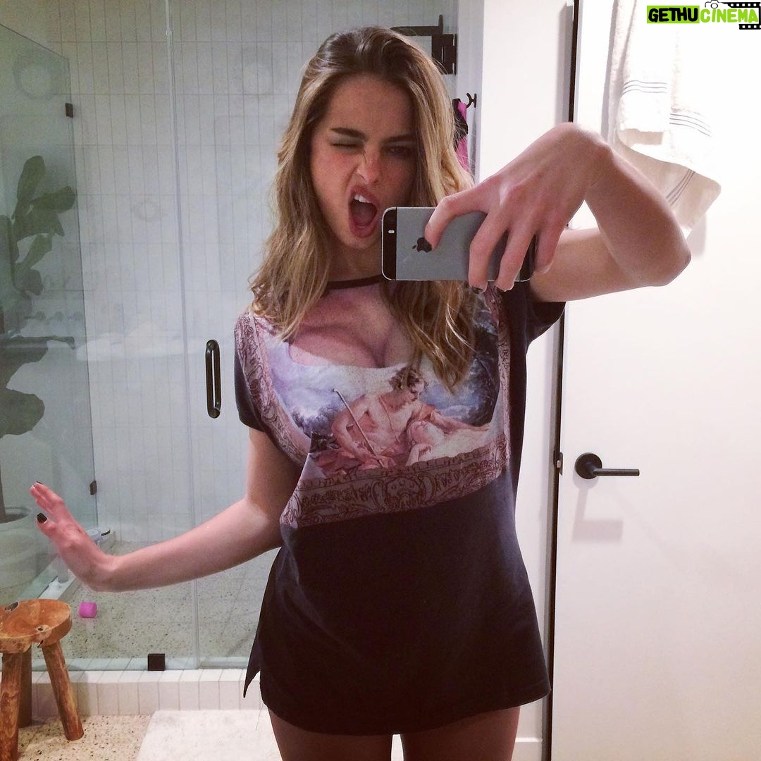 Addison Rae Instagram - new phone who dis Chateau Marmont