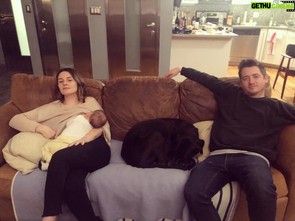 Addison Timlin Instagram - Finally met her canine cousin ❤