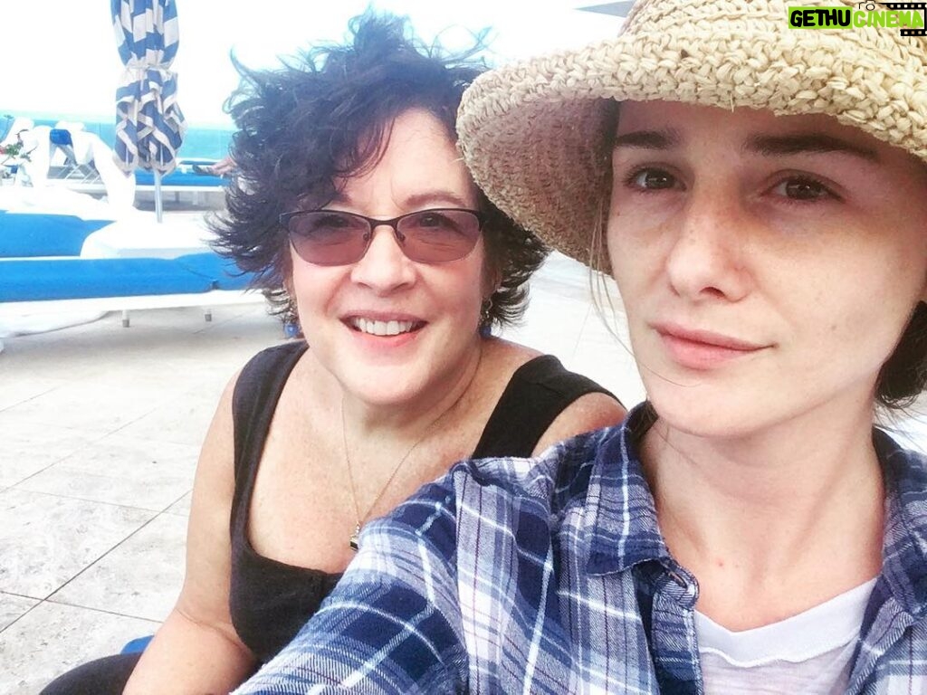 Addison Timlin Instagram - Thankful for moms and freckles.