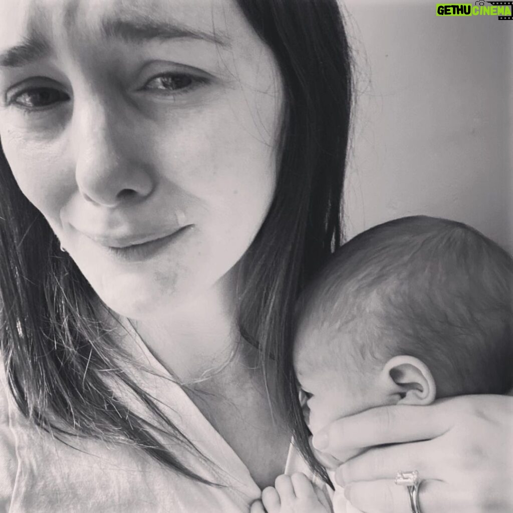 Addison Timlin Instagram - So far, I have spent 122 whole ass days of my life breastfeeding my children. Its the easiest thing in the world and it’s also the fucking hardest. Sometimes it feels like no one understands just how hard it is, but then I remember all my sisters out there. I feel so grateful my body gave me this opportunity, for the quiet magical moments and for all the bleeding, crying ones too. I feel sort of corny acknowledging this hashtag holiday but the truth is at least once a day I want to quit and so far I haven’t, so I want to take a little space for myself and for others on the ride to be acknowledged today. #worldbreastfeedingweek and also #fedisbest