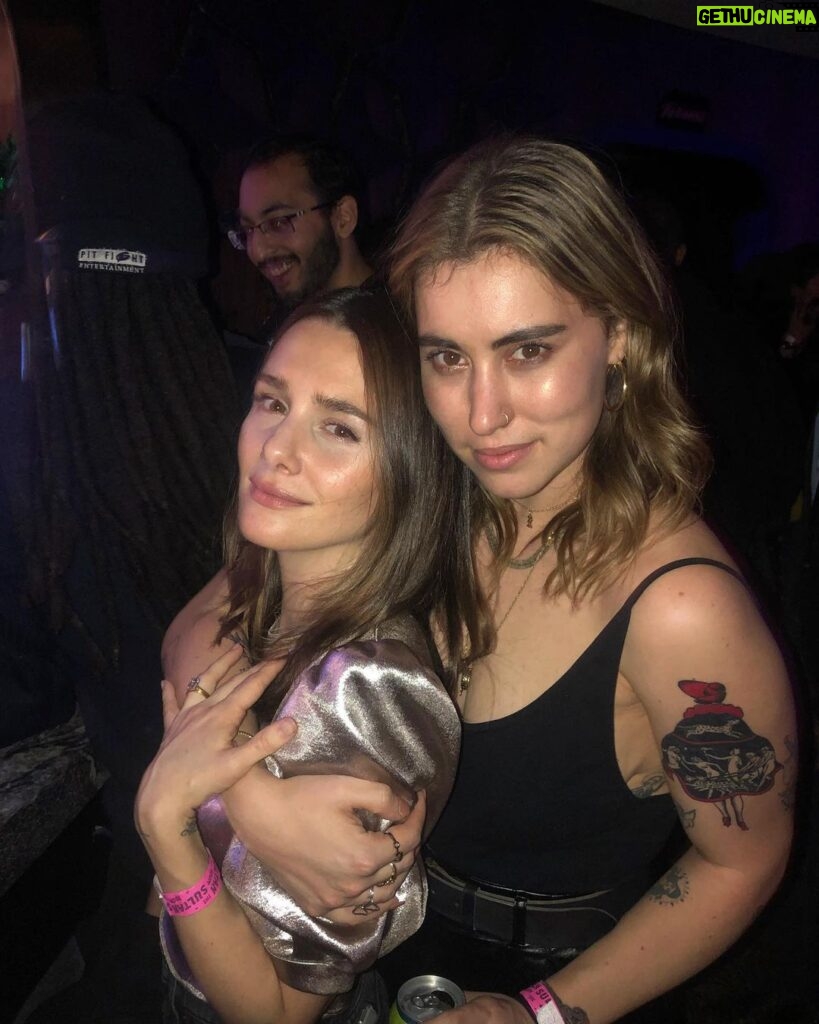 Addison Timlin Instagram - My first night out in 2 years! Wow!