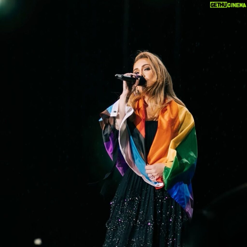 Adele Instagram - Hyde Park Night 2! My heart is absolutely full!! I’ll never forget these shows with you, slap bang in the middle of London, outdoors, during Pride weekend! You brought everything and more! Thank you so so much for having me. Thank you to the entire line up, you were all incredible. Thank you to my band and my crew for two seamless shows. And a huge thank you to everyone from BST, an absolutely impeccably run event, you looked after the crowds so well and I’m so honored to have been asked to perform this year so thank you! See you really soon ♥️