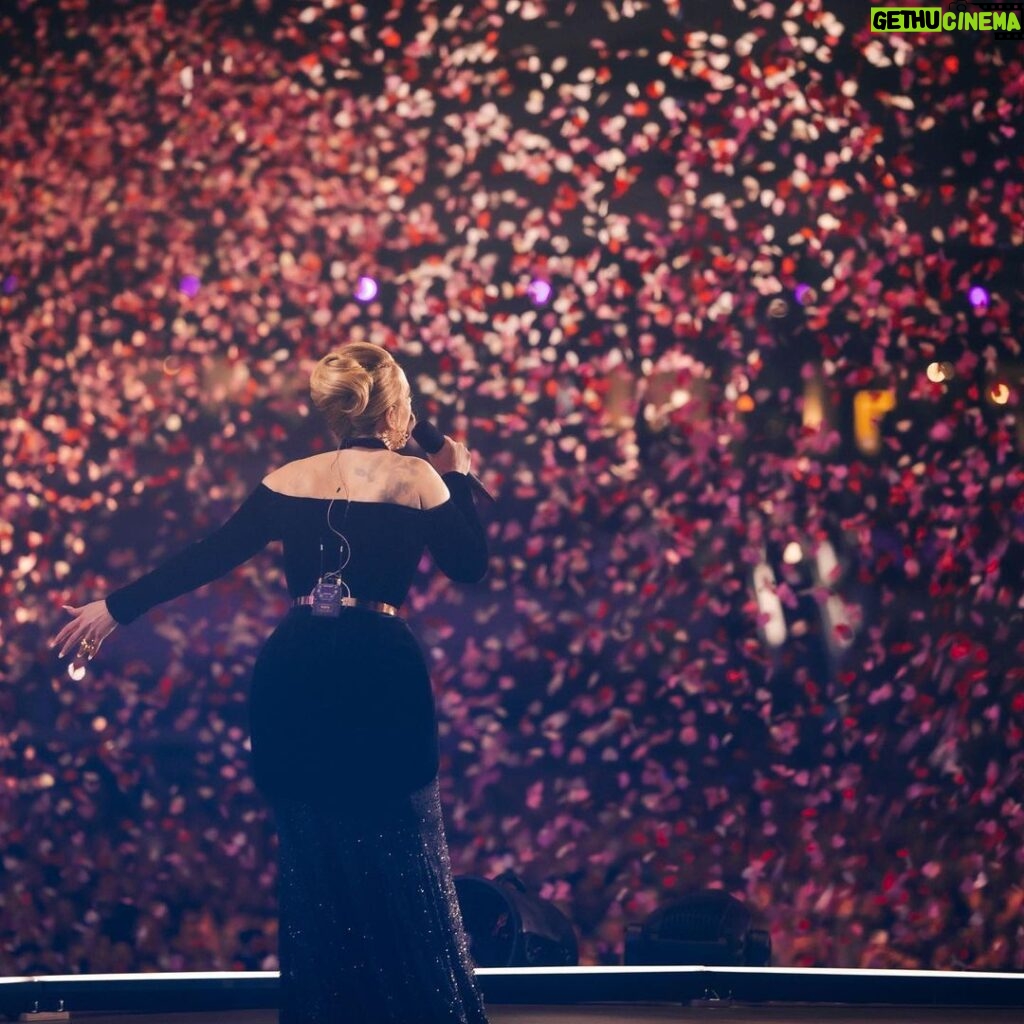 Adele Instagram - Hyde Park Night 1! What a crowd!! Thank you my loves, I can’t wait to do it all again tonight ♥️
