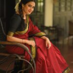 Aditi Ravi Instagram - Everything comes in time to those who can Wait.. 😊 💄 @shari_naressh_makeup 📸 @aghoshvyshnavam_avm 🥻 @kaithari_nesavu_sarees #saree #inatagram