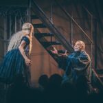 Adriana Del Claro Instagram - Sweeney Todd está indicado ao Prêmio Shell de Teatro pela brilhante cenografia de @zenriqdpaula e @eu.o.cesar Parabéns Zé e César pelo trabalho impecável e obrigada pela honra de fazer parte desse projeto pela confiança no meu trabalho e parabéns a todos desse time @sweeneytoddbrasil orgulho que não cabe!! Ainda me beliscando!!! Estamos no Shell!!!!!!!!!! 😮😮😮❤️🥧🪒 @delclaroproducoes @033rooftop Fotos do talentoso @stephansolon 033 Rooftop