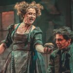 Adriana Del Claro Instagram - Sweeney Todd está indicado ao Prêmio Shell de Teatro pela brilhante cenografia de @zenriqdpaula e @eu.o.cesar Parabéns Zé e César pelo trabalho impecável e obrigada pela honra de fazer parte desse projeto pela confiança no meu trabalho e parabéns a todos desse time @sweeneytoddbrasil orgulho que não cabe!! Ainda me beliscando!!! Estamos no Shell!!!!!!!!!! 😮😮😮❤️🥧🪒 @delclaroproducoes @033rooftop Fotos do talentoso @stephansolon 033 Rooftop