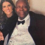 Adriana Del Claro Instagram - No #tbt dois encontros com B.B. King, primeira foto no camarim do Bourbon Street, na segunda no Teatro Guaíra em Curitiba. Me belisco até hoje. Blues Boy. O Rei e sua Lucille. Obrigada. #bbking #lucille