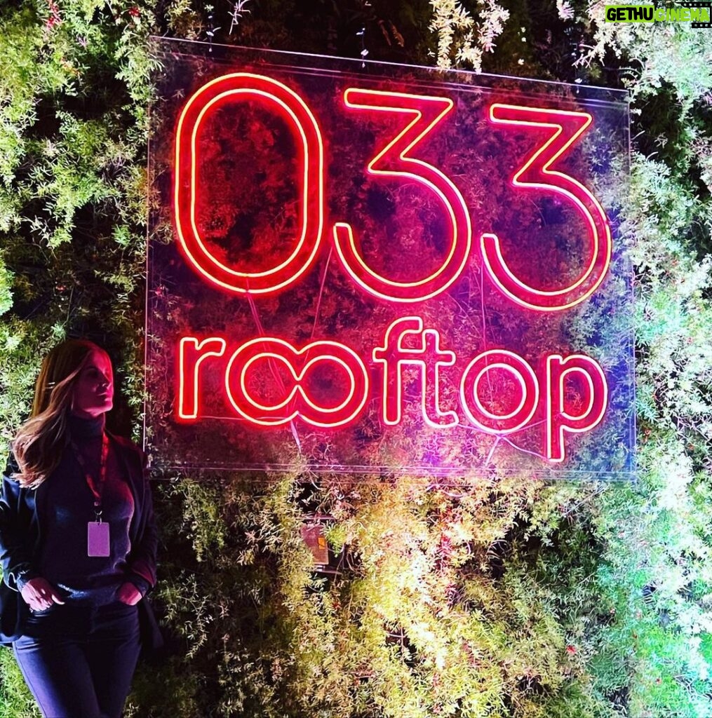 Adriana Del Claro Instagram - “sextou” onde tudo começou. Obrigada @033rooftop #lovemyjob #produção 033 Rooftop