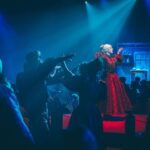 Adriana Del Claro Instagram - Esses talentos, essa música, esse local, esses figurinos, essa luz, essa experiência. Ingressos extras para as sessões de 27, 28 e 29/5. Bora? Ta lindoo! @sweeneytoddbrasil @delclaroproducoes @stephansolon 📷 033 Rooftop