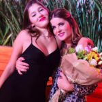 Adriana Del Claro Instagram - Hoje é o dia dela! Meu TUDO como sempre falo pra ela. Georgia é doce, música, linda de viver, amorosa, humana, meu sabiá. Canta, encanta, faz meus dias mais alegres e me enche de amor. Aquele sim, incondicional. Parabéns minha querida filha, 19 anos de um amor que so cresce. Que Deus te proteja e ilumine e que vc seja sempre muito feliz. Estarei sempre do seu lado! TE AMO! Feliz Aniversário! Mom ❤️