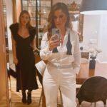 Adriana Del Claro Instagram - Sobre o @premiobibiferreira que noite especial! Ainda absorvendo nossos prêmios e tantas mensagens lindas que tenho recebido. Sim conseguimos. Enfrentamos pandemia, burocracias e hoje celebramos nossos 3 premiados que representam um timaço!! Criativos, elenco, técnicos, produção, apoiadores, patrocinadores e nosso querido público. Obrigada pela união, perseverança, talento e amor a arte. Obrigada aos jurados e parabéns a todos os vencedores. Obrigada @033rooftop por entrar junto com a gente desde O Grande Cometa. Que a gente siga fazendo o que ama. Viva o Teatro Musical!! Que noite feliz!!!! Teatro Santander