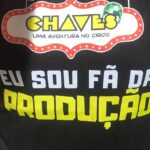 Adriana Del Claro Instagram - Essa semana tivemos uma homenagem inusitada no Circo do Chaves. As fãs @jullia_depaiva e @natthy_nogueira foram de cosplay de produção para homenagear os queridos @daniidagostino e @douglascostta Dani e Douglas parabéns por serem tão eficientes, humanos, dedicados e talentosos. Amar o que faz, abrir o coração para o nosso público e backstage faz toda a diferença, transforma tudo e todos. Jullia e Nathalia (que foram pela vigésima sétima vez ao circo 😯)❤️obrigada. São momentos como esses que nos fortalecem para seguir adiante!! Vambora atrás dos sonhos?!!! Boa semana!!!! @circodochaves