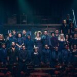 Adriana Del Claro Instagram - Um ano de Sweeney Todd Brasil no @033rooftop como foi lindo, que time de talentos!! Até hoje ouço as primeiras notas da orquestra e me emociono. Inesquecível! Só agradeço!! Especial a @zenriqdpaula @femaiamaia @simonetlcarneiro, @rodrigolombardi @andrezzamassei todo elenco, músicos, técnica, producão, patrocinadores, 033, vcs são talentosos e gigantes!! OBRIGADA!!!! Quem quer assistir de novo @sweeneytoddbrasil? 🙋‍♀️ Borboletas no estômago! Vambora atrás dos sonhos?!! Fotos do mago das lentes @stephansolon 033 Rooftop