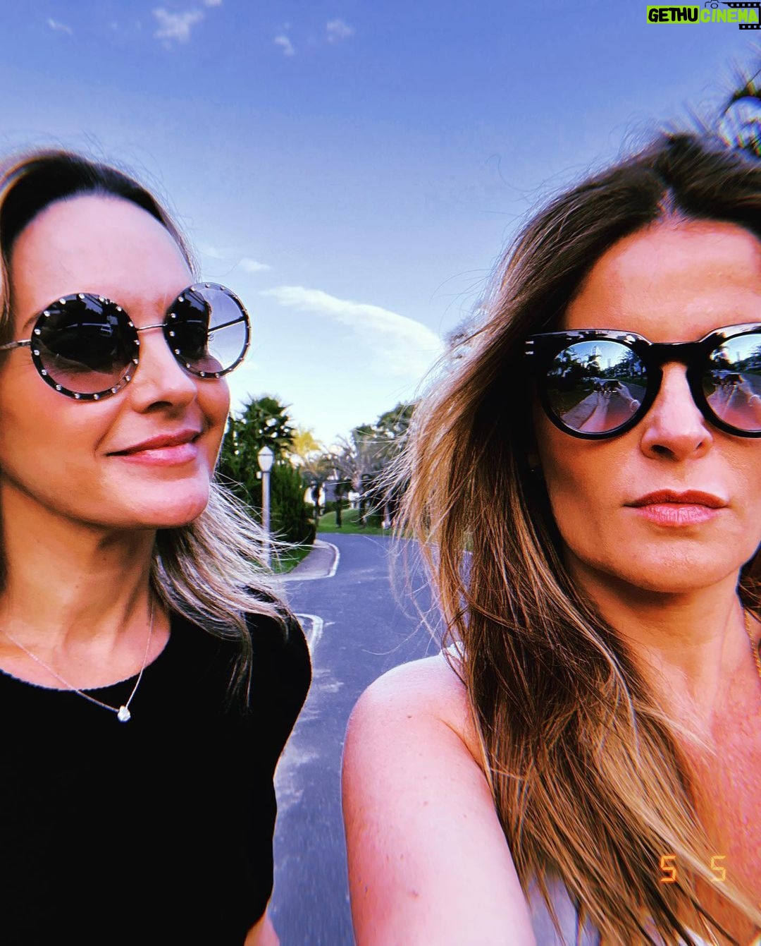 Adriana Del Claro Instagram - “Lá na beira, uh uh Lá na beira do mar” #specialmoments #ciclos #amor Brava Beach - Praia Brava